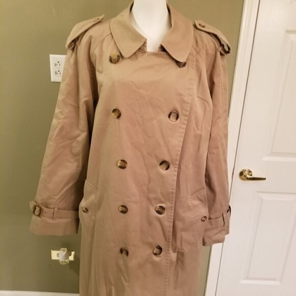 Vintage Burberry Classic Trench Coat (42 L) - Picture 3 of 8